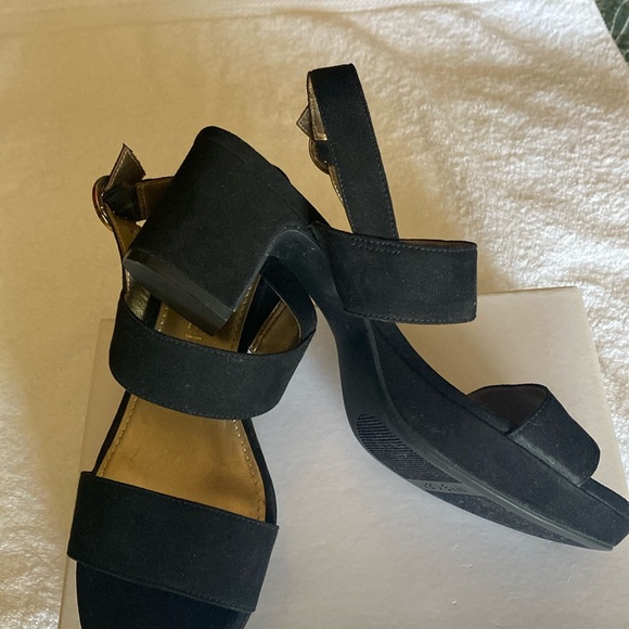 Anne Klein Black Suede-Like Block Heels Size 9 - Picture 2 of 6